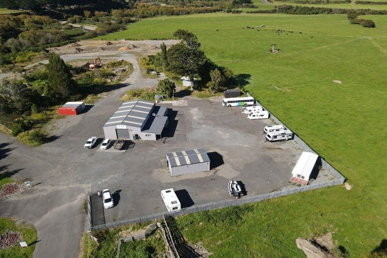 Photo of property in 1684 State Highway 2, Kaitoke, Upper Hutt, 5018