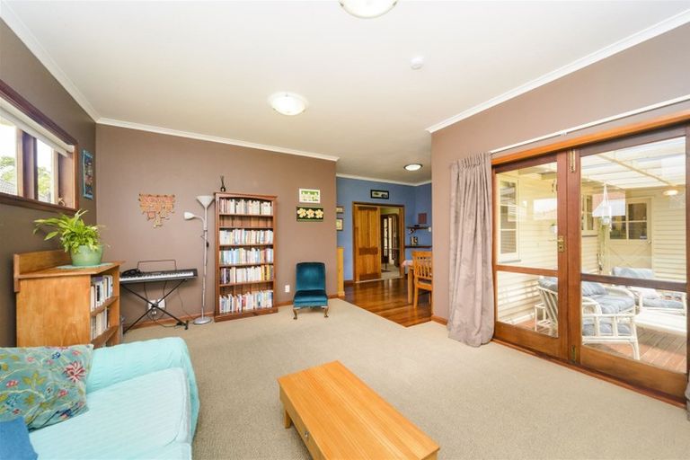 Photo of property in 11 Park Road, West End, Palmerston North, 4412