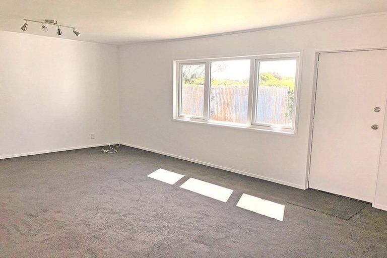 Photo of property in 1/18 Tironui Station Road East, Papakura, 2112