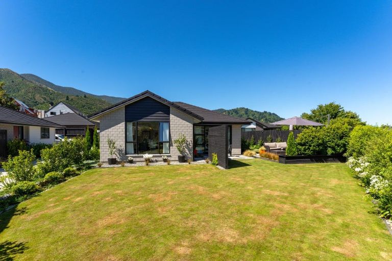 Photo of property in 18 Discovery Way, Waikawa, Picton, 7220