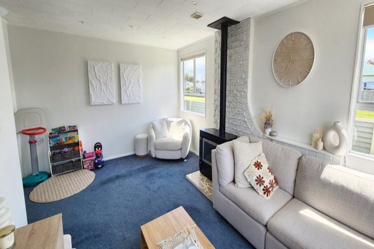 Photo of property in 10 Pitt Street, Normanby, Hawera, 4614