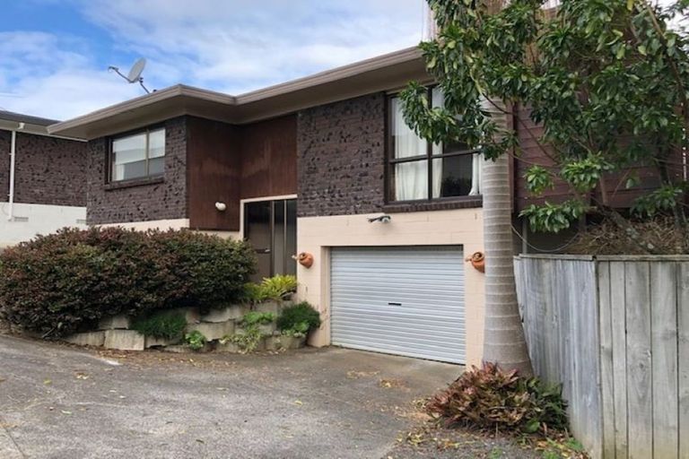 Photo of property in 2/67 Prince Regent Drive, Half Moon Bay, Auckland, 2012