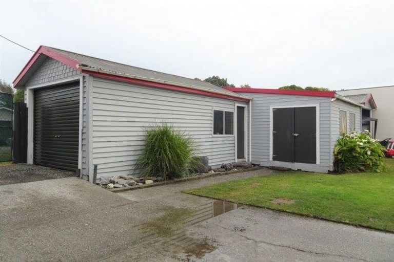 Photo of property in 2 Warburton Street, Karoro, Greymouth, 7805