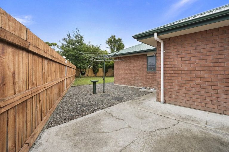 Photo of property in 71 Hillcrest Drive, Kelvin Grove, Palmerston North, 4414