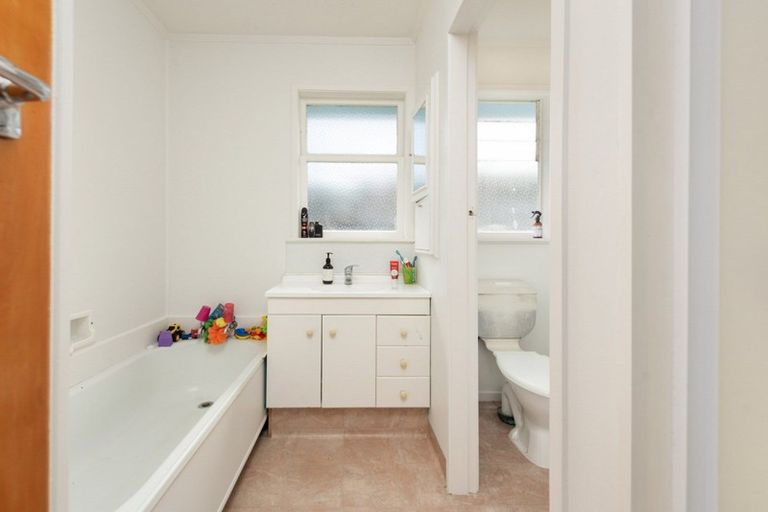 Photo of property in 5b Lynwood Place, Brookfield, Tauranga, 3110