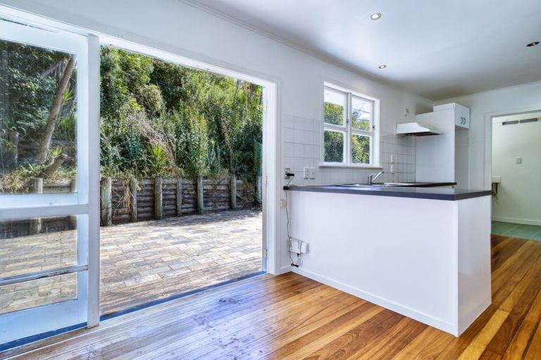 Photo of property in 61 Peach Road, Glenfield, Auckland, 0629