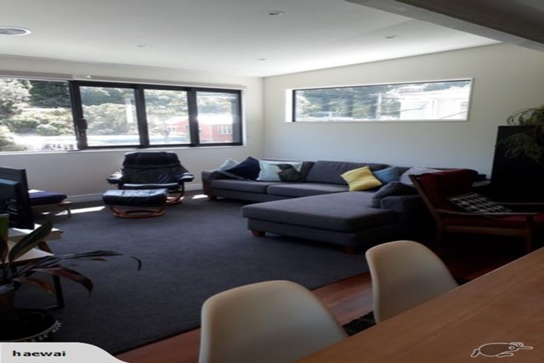 Photo of property in 73 Hungerford Road, Houghton Bay, Wellington, 6023