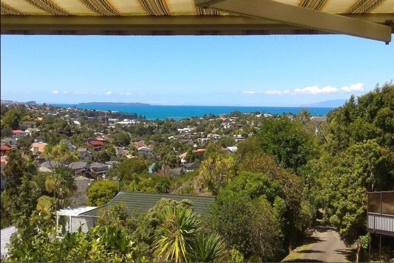 Photo of property in 3 Malters Place, Browns Bay, Auckland, 0630