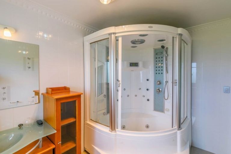 Photo of property in 2036 East Coast Road, Stillwater, Silverdale, 0993