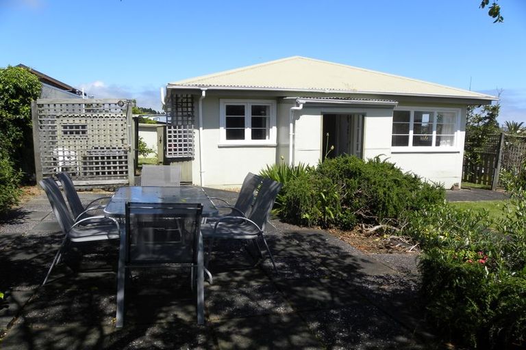 Photo of property in 12 Tahuna Avenue, Raglan, 3225