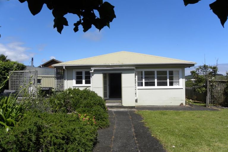 Photo of property in 12 Tahuna Avenue, Raglan, 3225
