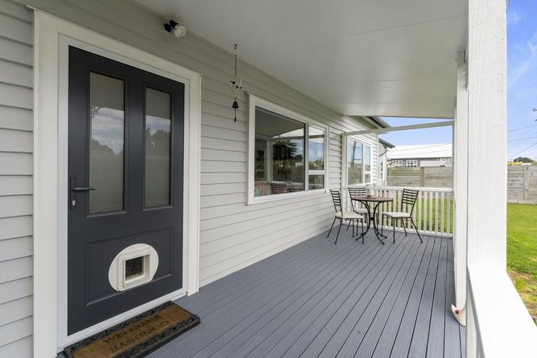 Photo of property in 52 Hinemoa Street, Paraparaumu, 5032