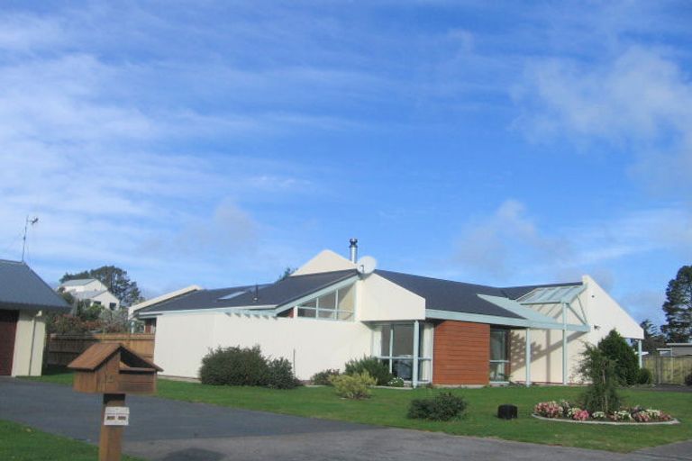 Photo of property in 17 Norfolk Drive, Otamatea, Whanganui, 4500