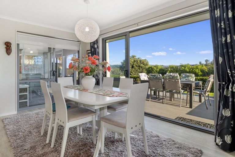 Photo of property in 12 Vantage Place, Omokoroa, 3114