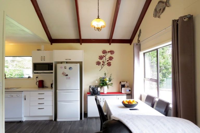 Photo of property in 2050 Rings Road, Coromandel, 3506