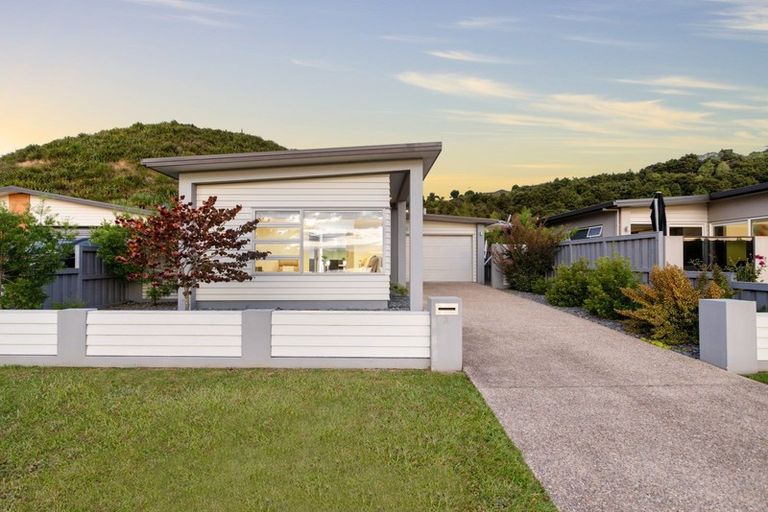 Photo of property in 21 Lakeview Quay, Pyes Pa, Tauranga, 3112