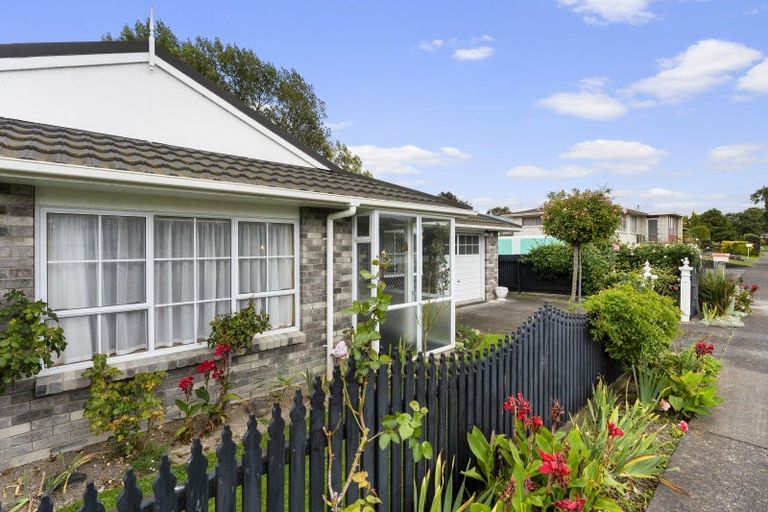 Photo of property in 48 Terry Crescent, Milson, Palmerston North, 4414