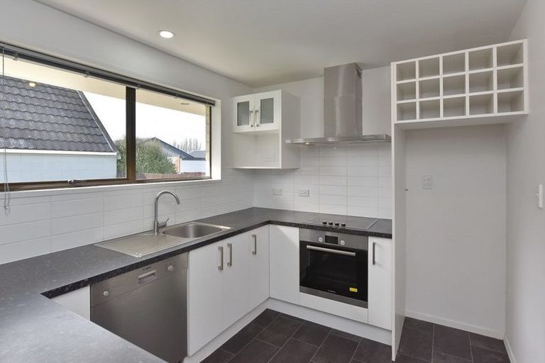Photo of property in 2/17 Apollo Place, Papanui, Christchurch, 8052