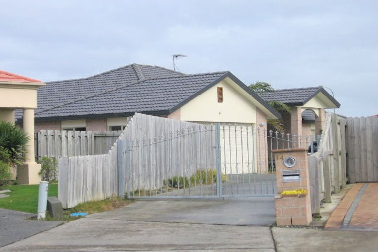 Photo of property in 14 Brosna Place, East Tamaki, Auckland, 2016
