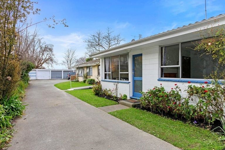 Photo of property in 2/45 Gresford Street, Edgeware, Christchurch, 8013