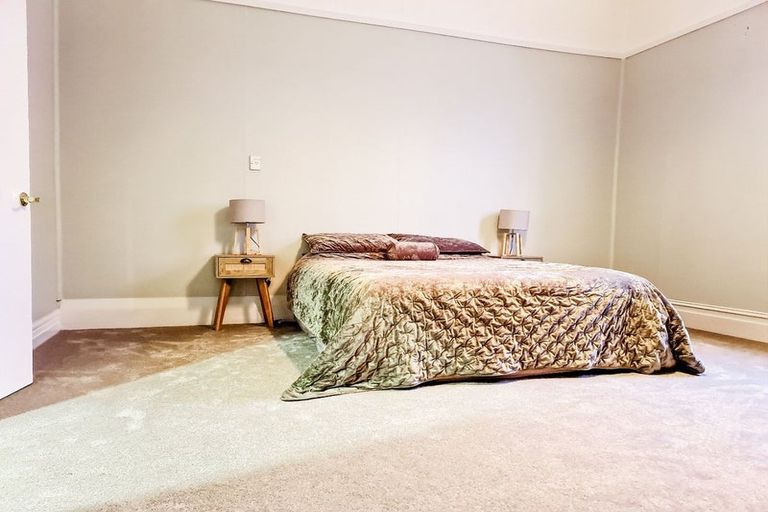 Photo of property in 100 High Street, Waimate, 7924