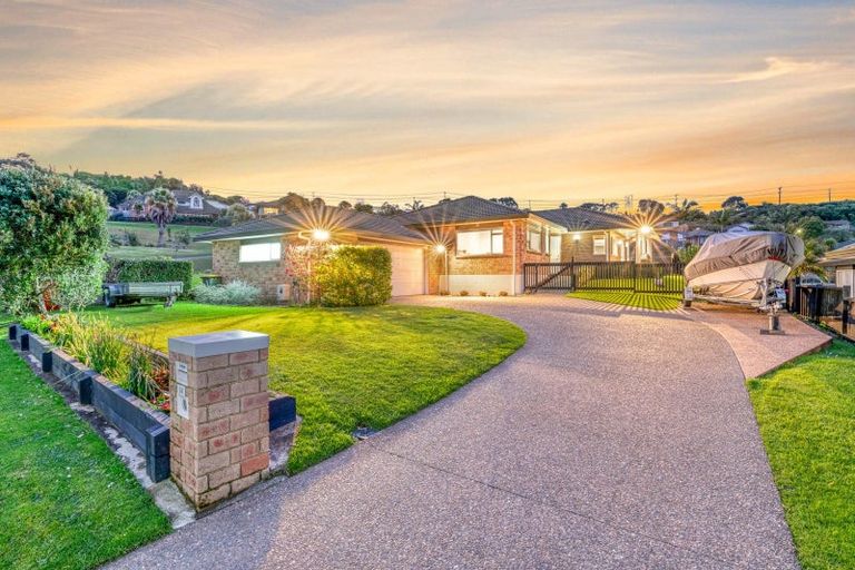 Photo of property in 14 Astor Place, Orewa, 0931