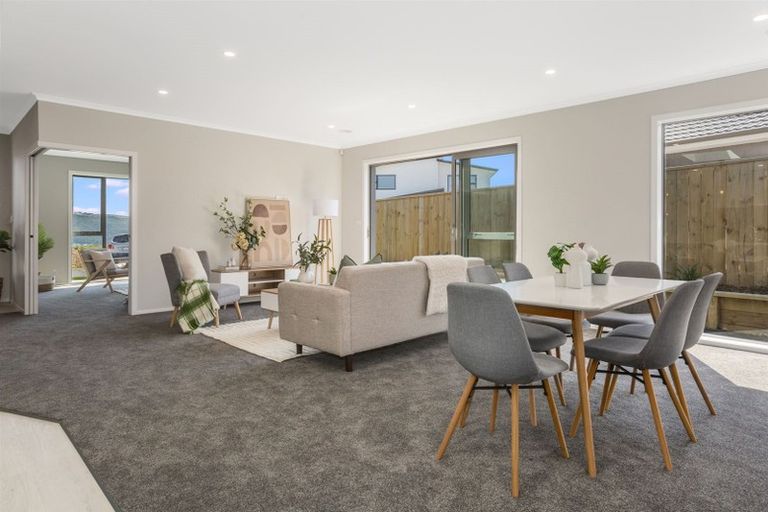 Photo of property in 20 Rotorua Grove, Aotea, Porirua, 5024