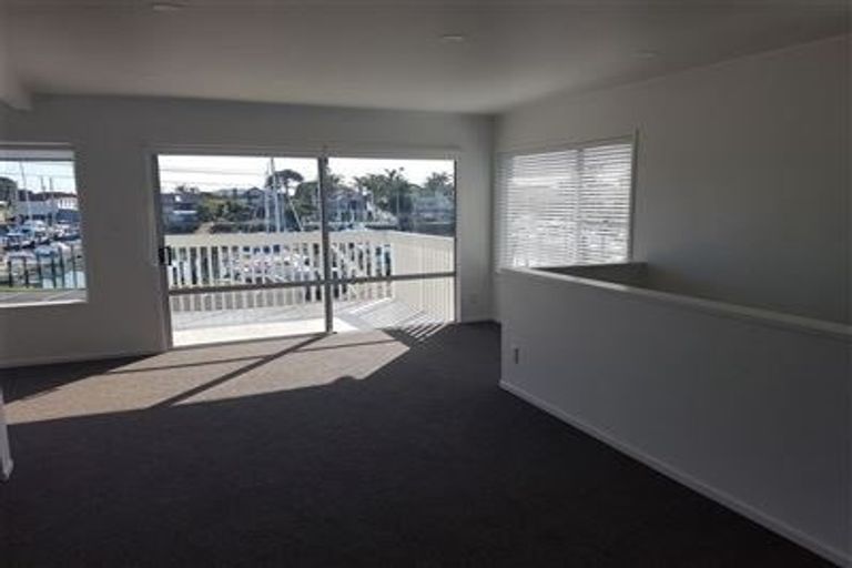 Photo of property in 2/12 Inga Road, Milford, Auckland, 0620