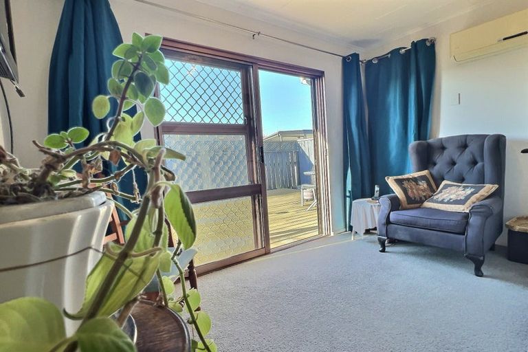 Photo of property in 2/27 Islington Place, Tamatea, Napier, 4112
