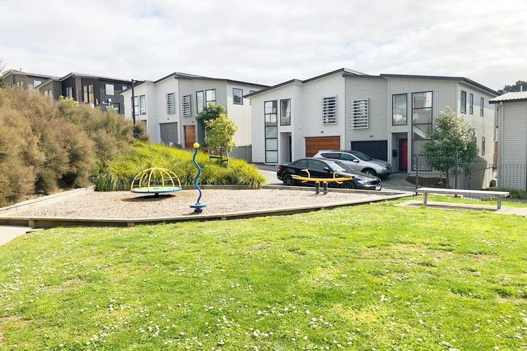 Photo of property in 38 Makamaka Lane, Albany Heights, Auckland, 0632