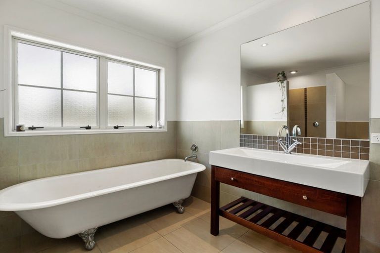 Photo of property in 22 Royal Ascot Drive, Papamoa Beach, Te Puke, 3187