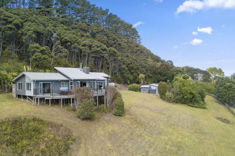 Photo of property in 1355 Old North Road, Helensville, 0875