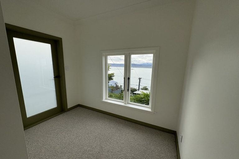 Photo of property in 71 Seatoun Heights Road, Seatoun, Wellington, 6022