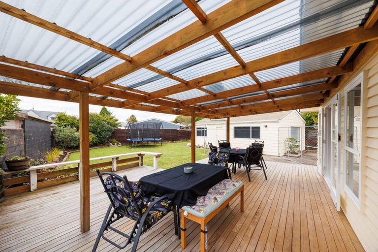 Photo of property in 21 Acacia Street, Kelvin Grove, Palmerston North, 4414