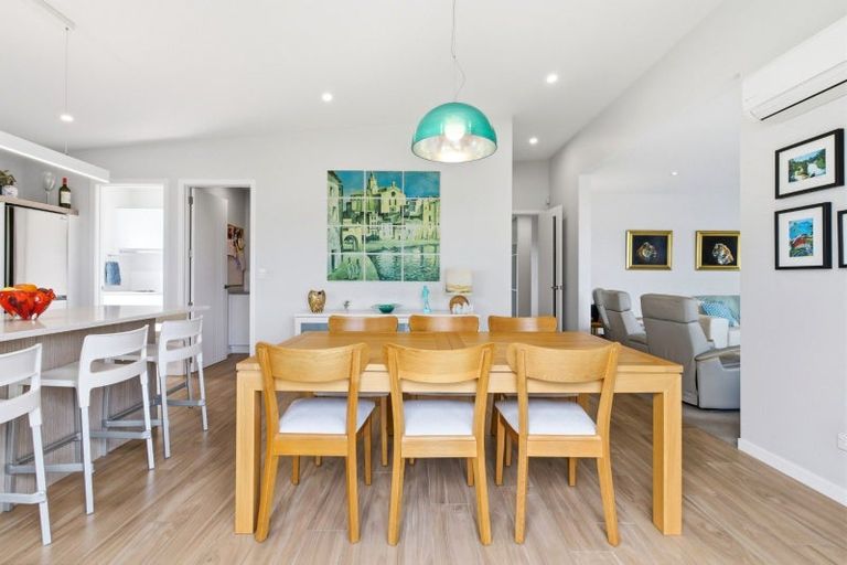 Photo of property in 24 Coast Boulevard, Papamoa Beach, Papamoa, 3118