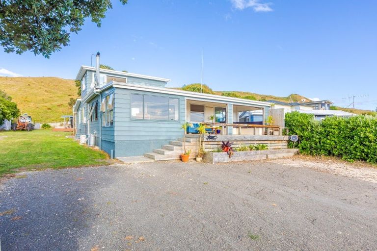 Photo of property in 46 Beach Road, Porangahau, 4293