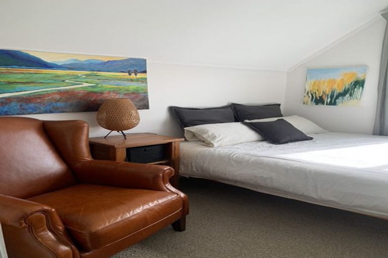 Photo of property in 2/11 Emery Grove, Bayview, Auckland, 0629