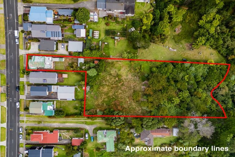 Photo of property in 86 Pioneer Road, Moturoa, New Plymouth, 4310