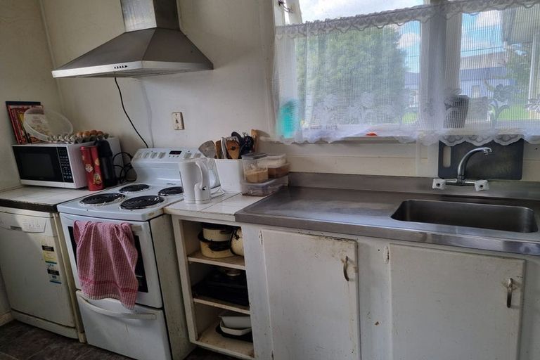 Photo of property in 16 Old Wairoa Road, Papakura, 2110