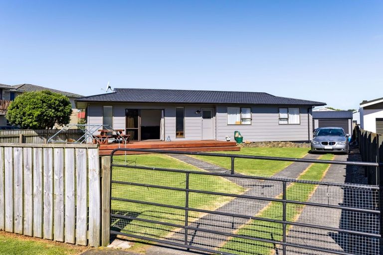 Photo of property in 15 Wilson Road, Opunake, 4616