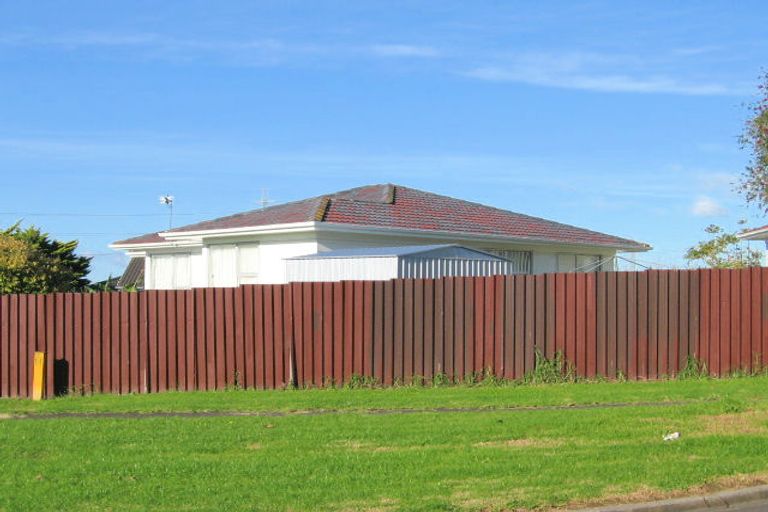 Photo of property in 2 Iota Place, Clover Park, Auckland, 2023