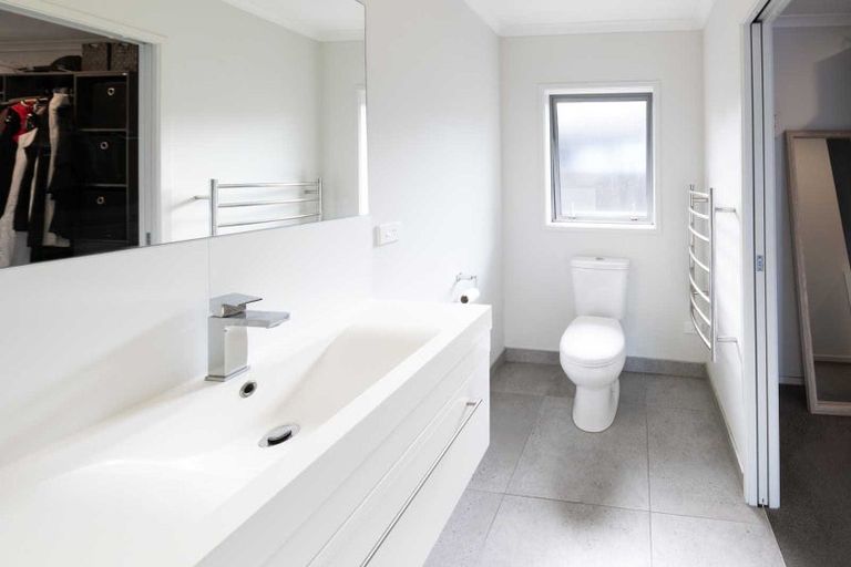 Photo of property in 14 Will Street, Huapai, Kumeu, 0810