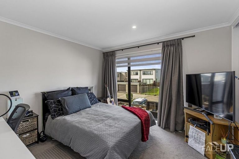 Photo of property in 18 Walter Merton Road, Hobsonville, Auckland, 0616