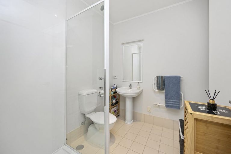 Photo of property in 5b/30 Westward Ho, Glen Eden, Auckland, 0602