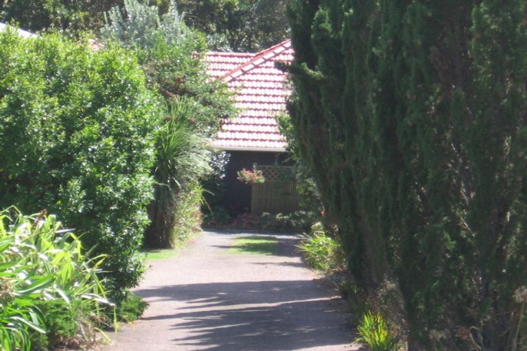 Photo of property in 2/63 Churchill Road, Murrays Bay, Auckland, 0630