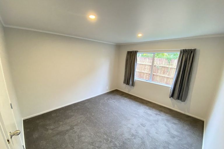 Photo of property in 5 Meadowvale Rise, Titirangi, Auckland, 0604