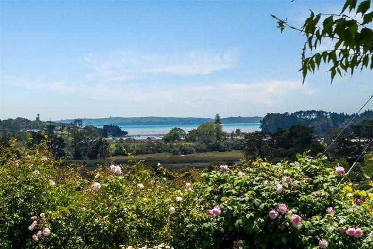 Photo of property in 33 Trig Road, Whitford, Howick, 2571