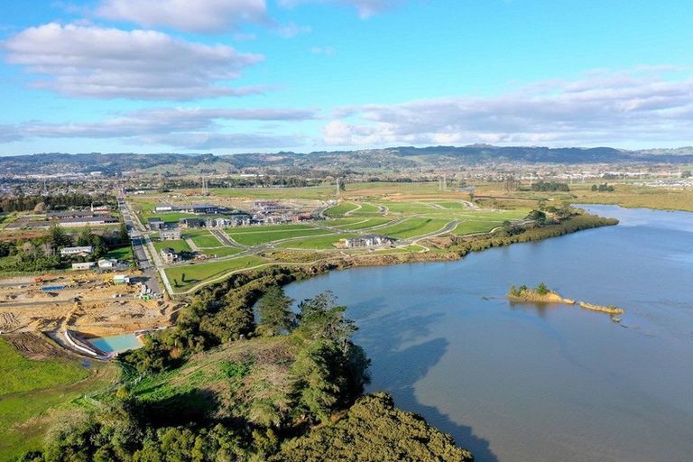 Photo of property in 16 Evergreen Parade, Rosehill, Papakura, 2113