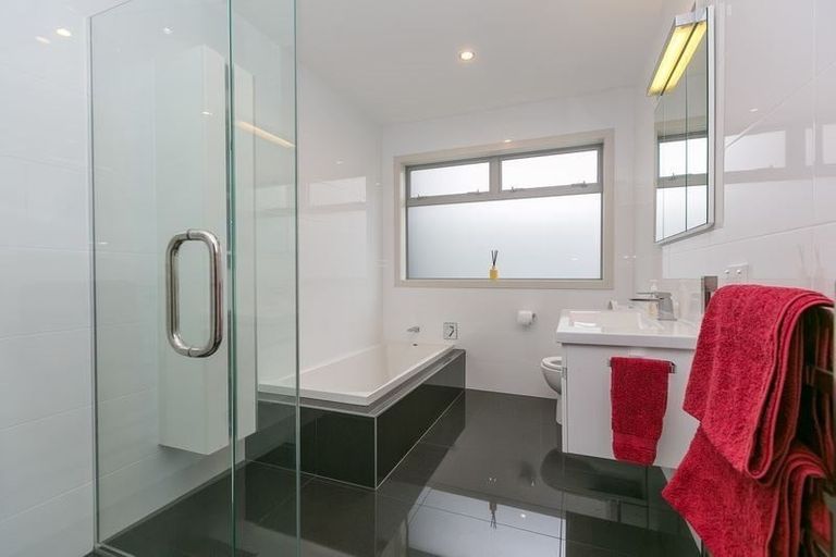 Photo of property in 9 Parkvue Drive, Bell Block, New Plymouth, 4312