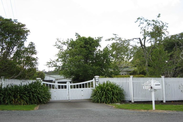 Photo of property in 102 Matua Road, Huapai, Kumeu, 0810